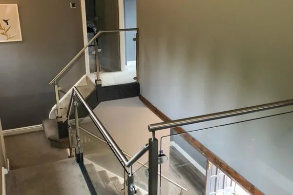 GLASS + STAINLESS ON STAIRCASE IN HOUSE (6) GLASS + STAINLESS ON STAIRCASE IN HOUSE (6)